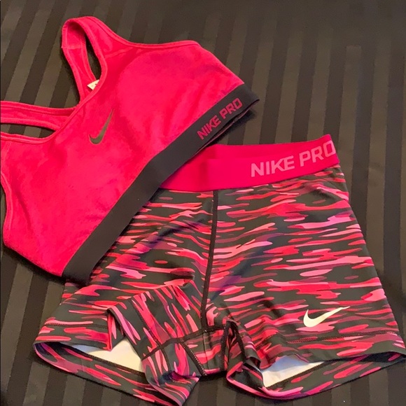 Nike Pro Sports Bra And Spandex 